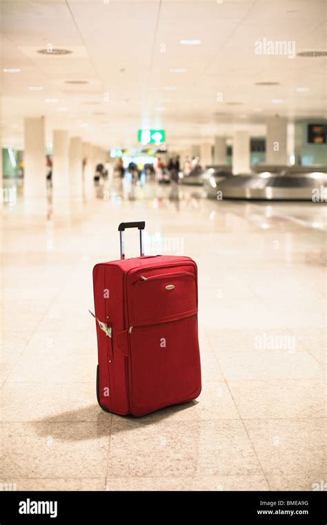 Suitcase High Resolution Stock Photography And Images Alamy
