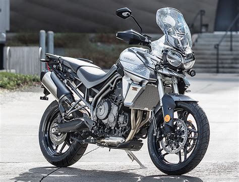 Shown here against the atlas. Triumph Tiger 800 XRt 2018 - Galerie moto - MOTOPLANETE