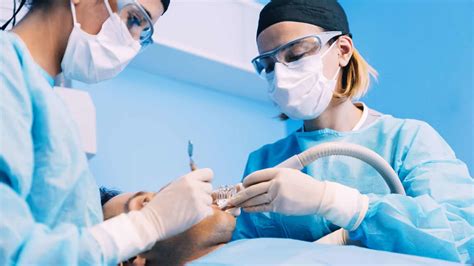 Oral & Maxillofacial Surgery » Raffles Dental » 24-hour Emergency Service