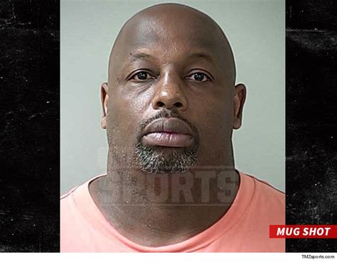 Sports Former Nfl Player Dana Stubblefield Charged With Raping A