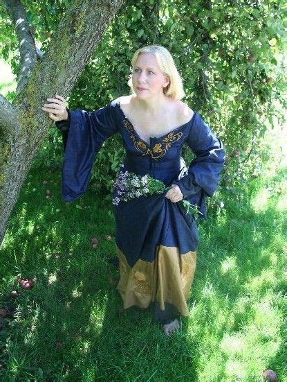 Hello ~ i'm ophelia from indonesia i'm a cosplayer and an illustrator. The Waterhouse Ophelia Gown | Renaissance dresses, Medieval dress, Medieval gown