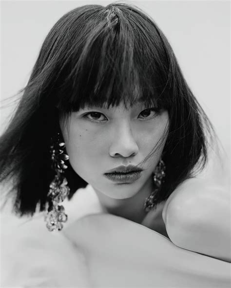 Hoyeon Jung Sexy And Aux Seins Nus Vogue Corée Novembre 2021 Publier 11 Photos Célébrité Nue