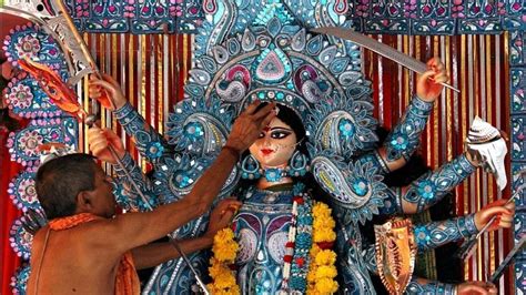 Yogi Govt Allows Durga Puja Celebrations In Up Amid Strict Covid 19