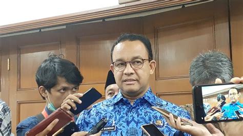 Acara selanjutnya yaitu penerimaan dari pihak mempelai putri, dalam hal ini akan disampaikan oleh yang terhormat bapak. Contoh Mc Acara Natal : Ayo adik adiknya semua ikut ...