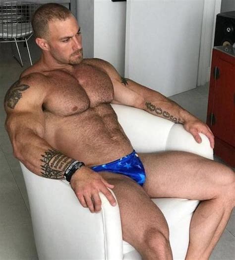 InstaHunk Round Up The Randy Report