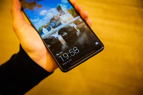 The Huawei Porsche Design Phone Races In At Ces 2018 Cnet