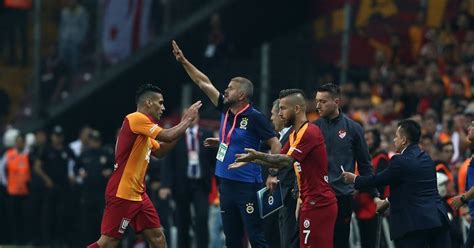 Adem büyük'ün club brugge ağlarına gönderdiği gol sonrası fati̇h teri̇m alahu ekber. Fatih Terim Adem Büyük ve Falcao arasında kararını verdi ...