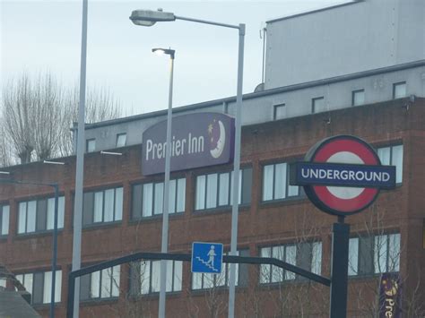 The rooms at the premier inn london hanger lane are described by guests as clean, comfortable and reasonably spacious. North Circular Road, London - Hanger Lane Underground Stat ...