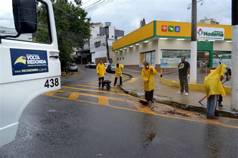 Limpeza Das Ruas De Volta Redonda é Intensificada Após Temporal A Voz Da Cidade