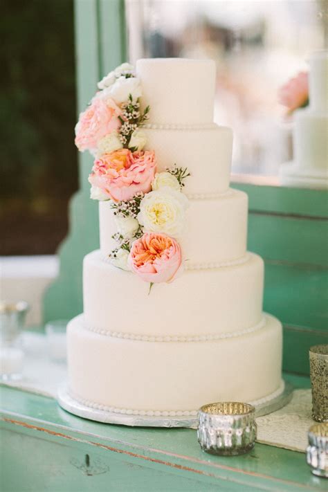 Pin By Margie Fant On Wedding Cakes Wedding Cakes With Flowers
