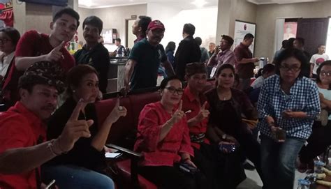 Gubernur jabar ridwan kamil pun menggelar pertemuan dengan duta besar luar biasa dan berkuasa penuh (lbbp) republik ceko untuk indonesia jaroslav dolecek dan menteri lingkungan hidup republik ceko richard brabec di hotel le eminence, kabupaten cianjur, selasa petang (22/6). Koster-Ace Menang Sementara di 5 Kabupaten, PDIP: Ini ...