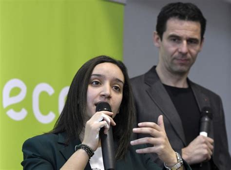 Rajae maouane est coprésidente d'écolo depuis 9 mois. "Zij zijn grote vergeten groep": Ecolo herhaalt vraag om ...