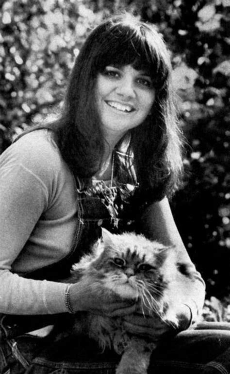Awkward Vintage Photos Of Celebrities Posing With Their Beloved Cats