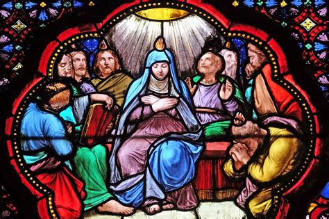 Marie Première Dans La Communion Des Saints