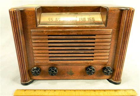 Emerson Radio Model 422 Wood Case Not Tested Sold As