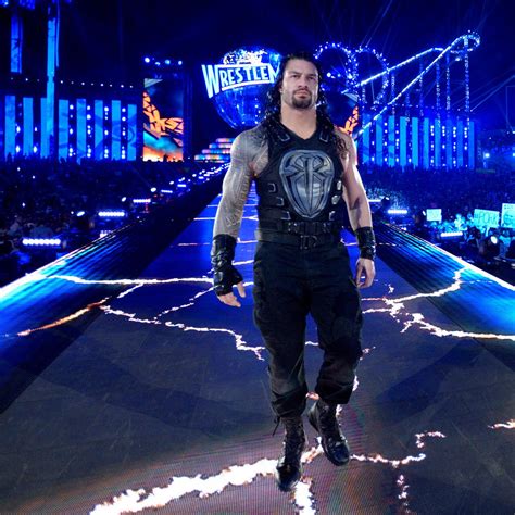 Roman Reigns Makes Wwe Raw Return Tonight Smirfitts Speech