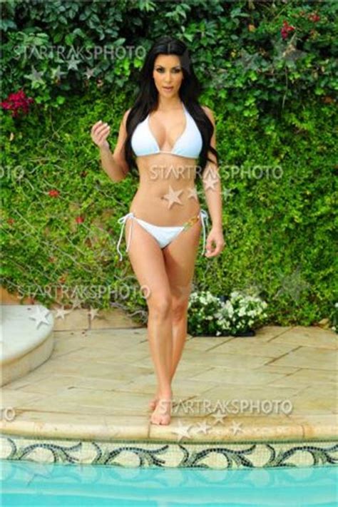 Kim Kardashian Bikini Photoshoot And Doing Yoga Mq 12 Gotceleb