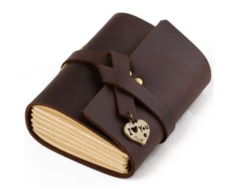 We've found the best first wedding anniversary gifts on the market for both the traditional paper theme and the modern alternative of clocks, with lots of unusual ideas and personalised gift inspiration so you can find that special present. Fantastic First Wedding Anniversary Gift Ideas