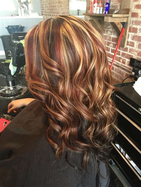 Red highlights look fabulous and rocking, which can give you a bold and exciting makeover. Dark Brown Hair with Blonde Highlights and Red Lowlights ...