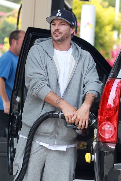 A temporary restraining order is now in place prohibiting jamie from having contact with jayden and sean. Kevin Federline World: Kevin Federline looks like he has slimmed down a bit as he buys snacks ...