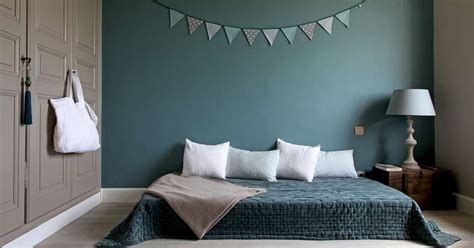 Pour une chambre chic à l'esprit grand hôtel, limitez le nombre de couleurs dans votre décoration. √ Deco Chambre Adulte Bleu Et Blanc | Mon Blog Jardinage