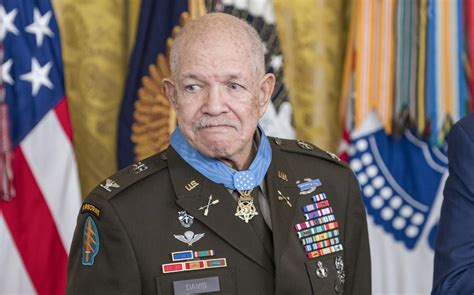 Gallantry Biden Presents Medal Of Honor To Retired Army Col Paris Davis For His Heroics In