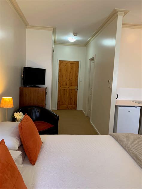 Accommodation Stay At Guildford River Retreat