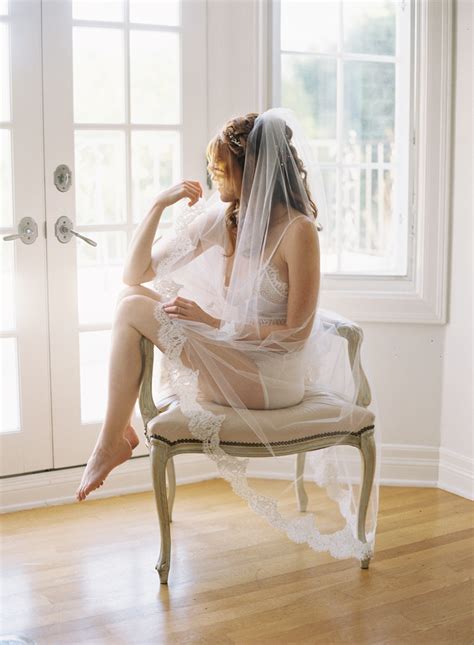 38 wedding boudoir photo ideas for any bride