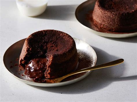 Resep Rahasia Cara Membuat Kue Coklat Lumer Lava Cake Ala Resto