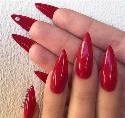 Pin By Maria Magalhaes On Nails Red Stiletto Nails Stiletto Nails Designs Almond Acrylic Nails