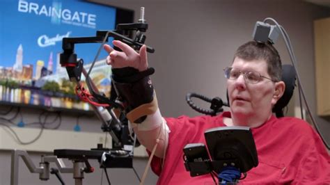 How This Quadriplegic Man Can Feed Himself Again Thanks To Science