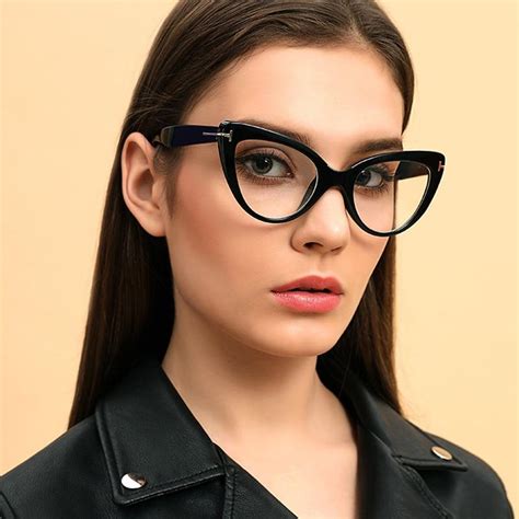 Модные очки для зрения 2022 5 самых стильных моделей — УНИАН