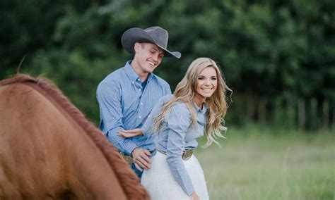 Engagement Outfits Engagement Portraits Engagement Pictures Cowgirl