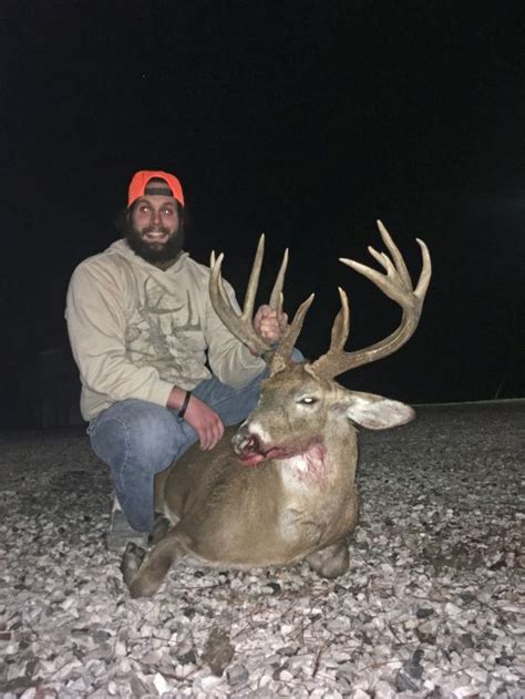 Darren Dawes Shots Possible Louisiana State Record Buck In St Landry