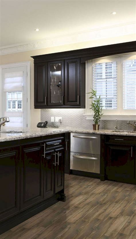 72 Lovely Kitchen Backsplash With Dark Cabinets Decor Ideas Page 18