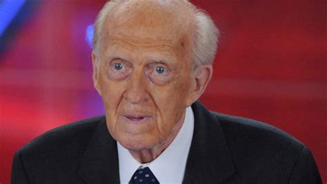 Raimondo Vianello 10 Anni Dalla Morte 15 Aprile Uno Speciale Su Cine34 E Mediaset Extra