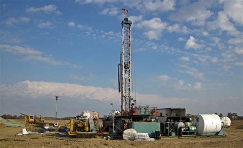 Drilling Rig At Hendren Century Farms 2 Petroleum Well North Of