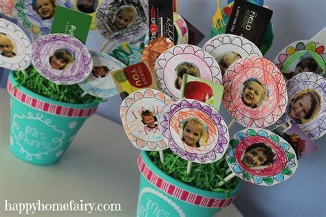 Looking for easy, cheap student birthday gifts or ideas? Gift Card Bouquet for the Teacher - Happy Home Fairy