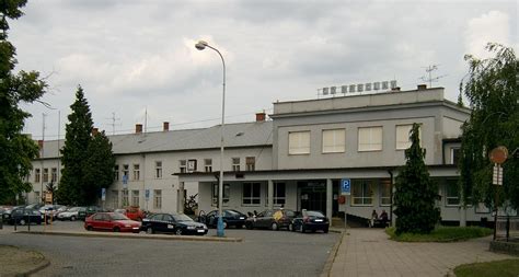It has about 25,000 inhabitants. File:2007-05 Břeclav 15.jpg - Wikimedia Commons