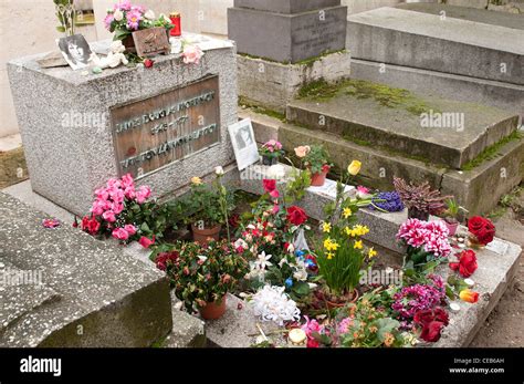 La Tombe De Jim Morrison Au Cimetière Du Père Lachaise à Paris Photo