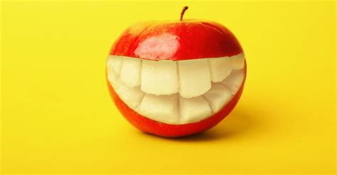 Funny Smiling Apple On Color Background Odea Marketing Odea