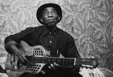 Your current browser isn't compatible with soundcloud. Zobje modrosti 28: Mississippi John Hurt | Radio Študent