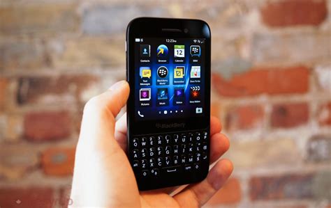 Blackberry Q5 Review Mobilesyrup