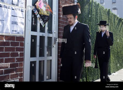 Hasidic Jews In Williamsburg Brooklyn New York City Usa Stock Photo