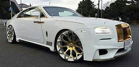 White & Gold Rolls Royce | Rolls royce gold, Luxury cars ...