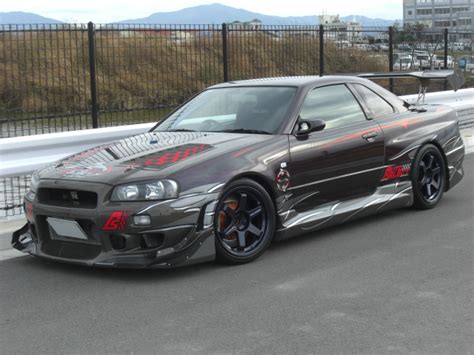 Nissan have added to the mix in recent years, with the latest models offering increased levels of luxury in the cabin design and finish. 700HP R34 Auto Select Nissan GT-R for Sale - autoevolution