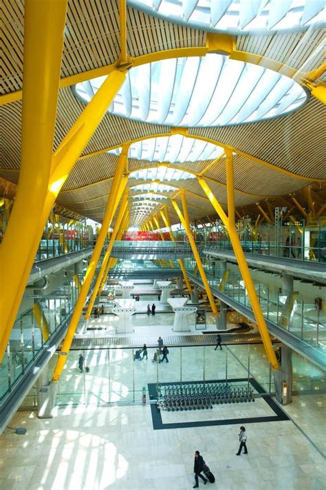 The Moder Structure Of The Barajas International Airport Editorial