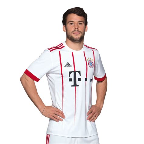 Bayern de munique camisa nova. Bayern de Munique apresenta sua nova camisa para Liga dos ...
