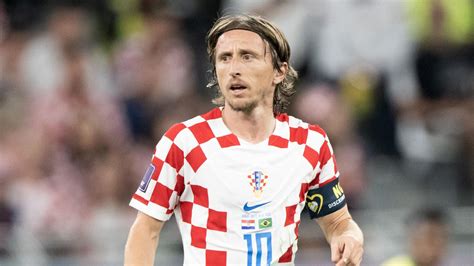 Luka Modric Real Madrid Esque Croatia Must Stop Lionel Messi In World