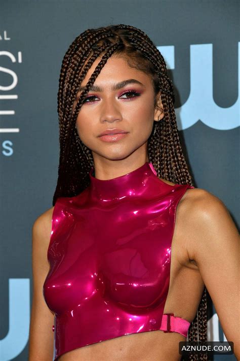 Zendaya Shows Off Her Plastic Boob Cast At The 25th Annual Critics Choice Awards At Barker